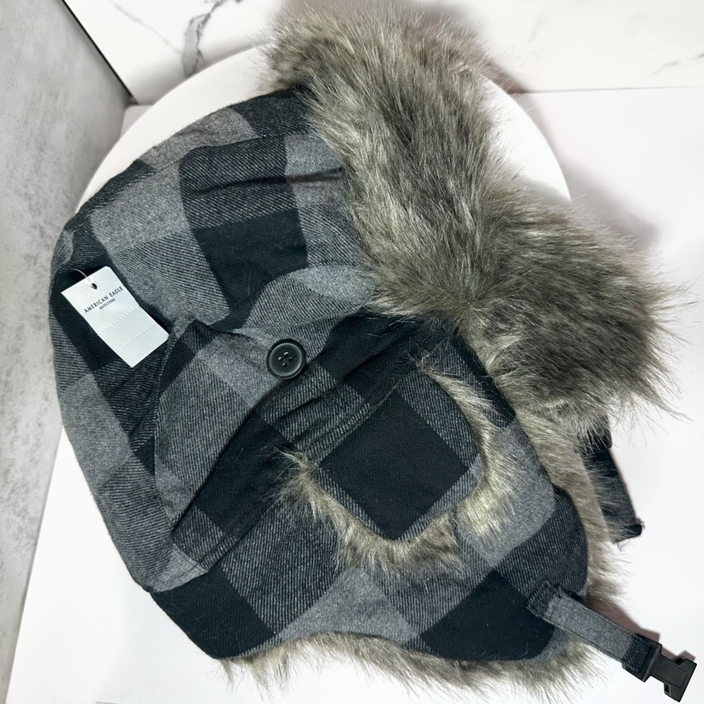 AEO Men’s Faux Fur Black & Gray Plaid Winter Trapper Hat by American Eagle 🦅 NWT